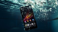 “سوني” تعلن عن هاتف “Xperia ZR” القادر على التصوير تحت الماء